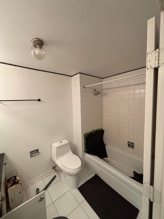 tub surround remodel — before